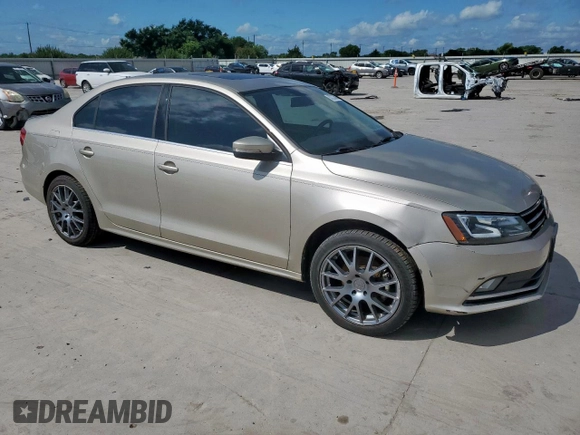 2015 Volkswagen Jetta SE z VIN 3VWD07AJ6FM252596, wystawiony jako Copart lot #62223885 z przebiegiem 140 885 mil mil oraz Czysty tytuł • Clean title. Historia ofert i sprzedaży dostępna na DreamBid. Obrazek 4.
