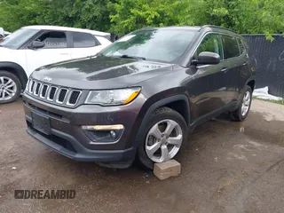 2018 Jeep Compass Latitude with VIN 3C4NJCBB3JT268094, listed as a IAAI auction lot 42487642 with 111,652 mi miles and . Bid and sale history available at DreamBid. Image 17.