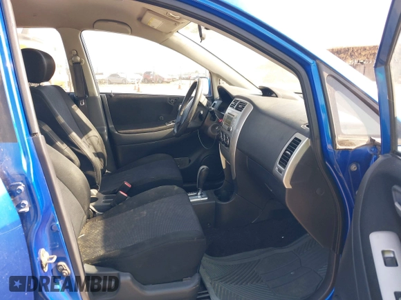 2005 Suzuki Aerio SX z VIN JS2RC61H655304942, wystawiony jako IAAI lot #42409409 z przebiegiem 212 440 mil mil oraz . Historia ofert i sprzedaży dostępna na DreamBid. Obrazek 5.
