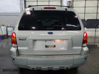 2005 Ford Escape Limited with VIN 1FMCU94105KA90184, listed as a Copart auction lot 45879565 with 178,163 mi miles and Salvage Title. Bid and sale history available at carsss.com. Image 6.