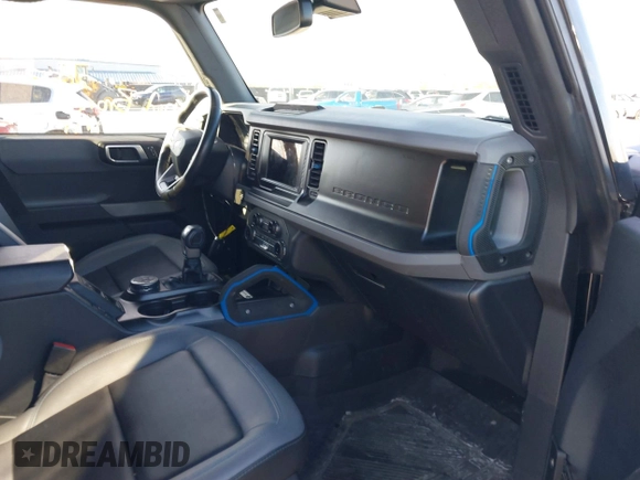 2022 Ford Bronco with VIN 1FMDE5BH9NLB25616, listed as a IAAI auction lot 41858725 with 34,162 mi miles. Bid and sale history available at carsss.com. Image 5.