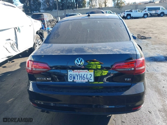 2018 Volkswagen Jetta 1.4T SE with VIN 3VWDB7AJ8JM211535, listed as a IAAI auction lot 41231317 with 68,316 mi miles. Bid and sale history available at carsss.com. Image 17.