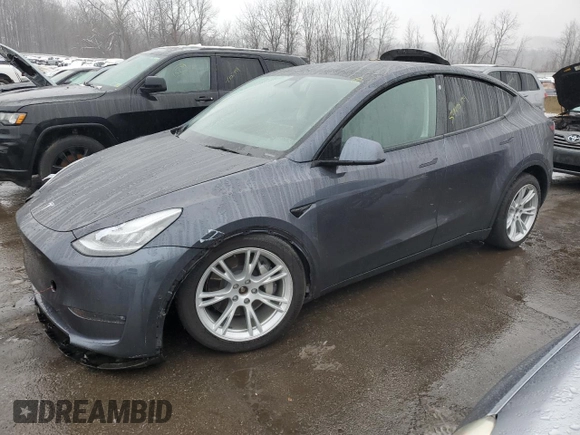 2021 Tesla Model Y Long Range with VIN 5YJYGDEE6MF233771, listed as a Copart auction lot 84473294 with 0 mi miles and Salvage Title. Bid and sale history available at carsss.com. Image 1.