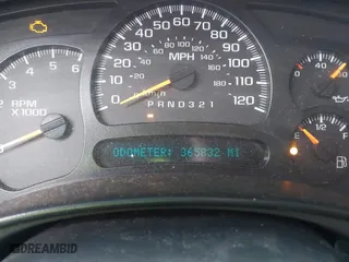 2006 Chevrolet Silverado 1500 LT1 with VIN 1GCEC19V96Z172386, listed as a IAAI auction lot 41496668 with 365,832 mi miles. Bid and sale history available at carsss.com. Image 7.
