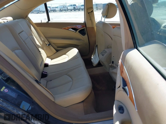 2008 Mercedes-Benz E-Class Luxury 3.5L with VIN WDBUF87X48B200170, listed as a IAAI auction lot 42142041 with 194,391 mi miles. Bid and sale history available at carsss.com. Image 8.