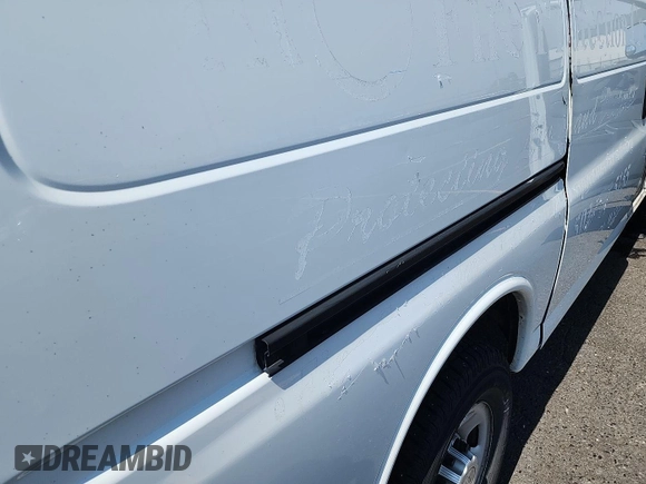 2015 Chevrolet Express Cargo with VIN 1GCWGFCF3F1123576, listed as a IAAI auction lot 42654774 with 183,911 mi miles and . Bid and sale history available at DreamBid. Image 5.