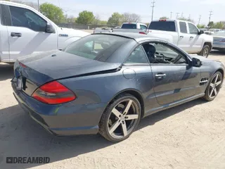 2009 Mercedes-Benz SL-Class V8 with VIN WDBSK71F39F155438, listed as a IAAI auction lot 41835926 with 1 mi miles. Bid and sale history available at carsss.com. Image 4.