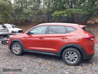 2016 Hyundai Tucson SE with VIN KM8J33A49GU118366, listed as a IAAI auction lot 40450987 with 89,118 mi miles. Bid and sale history available at carsss.com. Image 15.