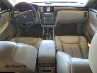 2010 Cadillac DTS 1SC z VIN 1G6KD5EYXAU119017, wystawiony jako Copart lot #56149775 z przebiegiem 113 617 mil mil oraz Szkoda całkowita • Salvage title. Historia ofert i sprzedaży dostępna na DreamBid. Obrazek 8.