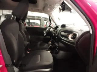 2017 Jeep Renegade Latitude z VIN ZACCJBBB8HPF87526, wystawiony jako IAAI lot #41823403 z przebiegiem 105 991 mil mil oraz . Historia ofert i sprzedaży dostępna na DreamBid. Obrazek 5.