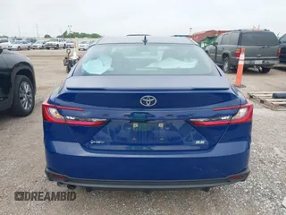 2025 Toyota Camry LE z VIN 4T1DAACK7SU034414, wystawiony jako IAAI lot #42402941 z przebiegiem 22 553 mil mil oraz . Historia ofert i sprzedaży dostępna na DreamBid. Obrazek 16.