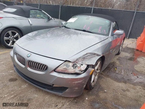 2007 BMW Z4 3.0si with VIN 4USBU535X7LX02797, listed as a IAAI auction lot 41520942 with NaN miles. Bid and sale history available at carsss.com. Image 2.
