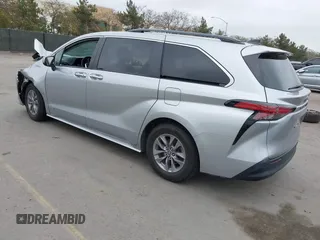 2021 Toyota Sienna XLE with VIN 5TDYRKEC6MS069690, listed as a IAAI auction lot 41841252 with 56,632 mi miles. Bid and sale history available at carsss.com. Image 3.