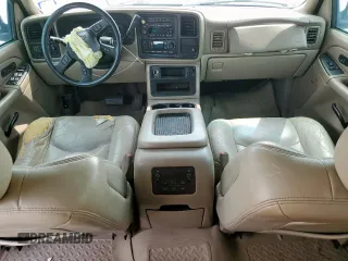 2004 Chevrolet Suburban LT z VIN 1GNEC16Z44R302179, wystawiony jako Copart lot #57956605 z przebiegiem 291 567 mil mil oraz Szkoda całkowita • Salvage title. Historia ofert i sprzedaży dostępna na DreamBid. Obrazek 8.