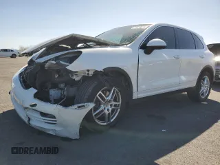 2014 Porsche Cayenne z VIN WP1AA2A25ELA97780, wystawiony jako Copart lot #51870625 z przebiegiem Nie podano mil oraz Szkoda całkowita • Salvage title. Historia ofert i sprzedaży dostępna na DreamBid. Obrazek 1.