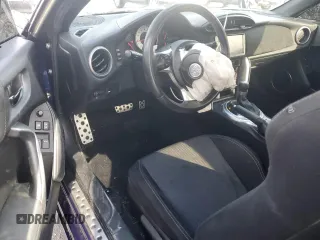 2020 Toyota 86 with VIN JF1ZNAA18L8751137, listed as a Copart auction lot 86560304 with 33,770 mi miles and Salvage Title. Bid and sale history available at carsss.com. Image 8.