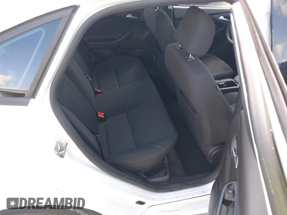 2016 Ford Focus SE with VIN 1FADP3F2XGL356462, listed as a IAAI auction lot 41941656 with 85,904 mi miles. Bid and sale history available at carsss.com. Image 8.