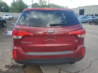 2014 Kia Sorento LX z VIN 5XYKT3A6XEG449692, wystawiony jako Copart lot #55324885 z przebiegiem 103 809 mil mil oraz Szkoda całkowita • Salvage title. Historia ofert i sprzedaży dostępna na DreamBid. Obrazek 6.