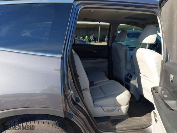 2019 Honda Pilot EX-L with VIN 5FNYF5H59KB028348, listed as a IAAI auction lot 41321950 with 94,707 mi miles. Bid and sale history available at carsss.com. Image 8.