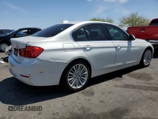 2013 BMW 3 Series 328i z VIN WBA3C1C53DF444720, wystawiony jako Copart lot #54775275 z przebiegiem 71 603 mil mil oraz Szkody całkowita. Historia ofert i sprzedaży dostępna na DreamBid. Obrazek 3.
