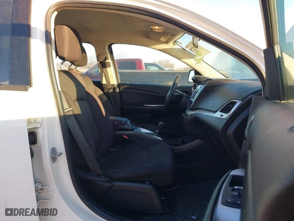 2014 Dodge Journey SE with VIN 3C4PDCAB7ET115807, listed as a IAAI auction lot 41365976 with 91,614 mi miles. Bid and sale history available at carsss.com. Image 5.