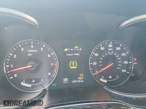 2015 Kia K900 Luxury with VIN KNALW4D4XF6018461, listed as a Copart auction lot 86055044 with 147,141 mi miles and Salvage Title. Bid and sale history available at carsss.com. Image 9.