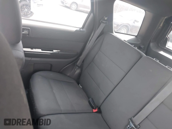 2012 Ford Escape XLT z VIN 1FMCU0DG3CKC74435, wystawiony jako IAAI lot #42725162 z przebiegiem Nie podano mil oraz . Historia ofert i sprzedaży dostępna na DreamBid. Obrazek 8.