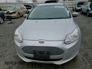 2013 Ford Focus Electric with VIN 1FADP3R43DL196997, listed as a Copart auction lot 43476355 with 77,071 mi miles and Salvage title. Bid and sale history available at DreamBid. Image 11.