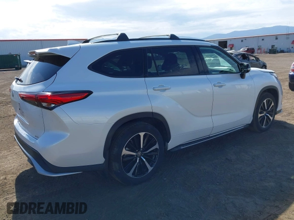 2022 Toyota Highlander XSE с VIN 5TDLZRAH1NS139084, выставлен на аукционе IAAI как лот 42497137 с пробегом 57 074 миль миль и . История ставок и продаж доступна на DreamBid. Изображение 4.