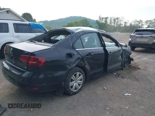 2017 Volkswagen Jetta S z VIN 3VW2B7AJ6HM345400, wystawiony jako IAAI lot #42297120 z przebiegiem 158 923 mil mil oraz . Historia ofert i sprzedaży dostępna na DreamBid. Obrazek 4.