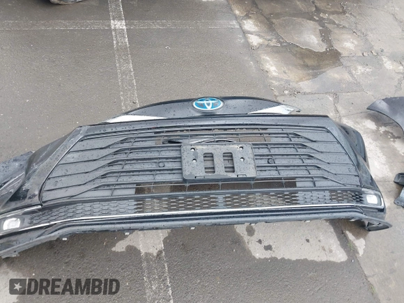 2022 Toyota Sienna XLE with VIN 5TDYRKEC8NS126392, listed as a IAAI auction lot 41912544 with 120,801 mi miles and . Bid and sale history available at DreamBid. Image 12.