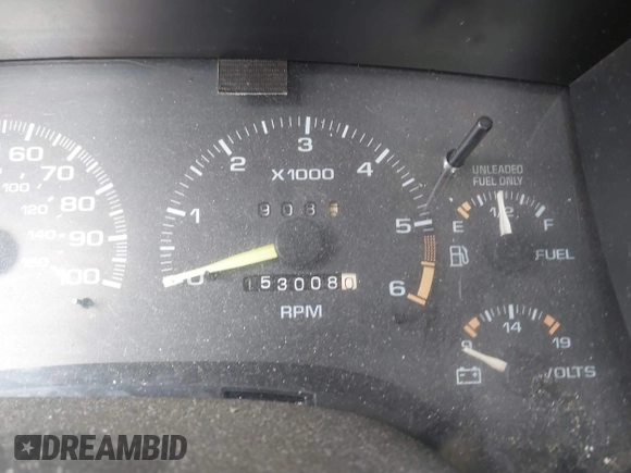 1997 GMC Jimmy SLS with VIN 1GKDT13W8V2548617, listed as a IAAI auction lot 41425063 with 153,008 mi miles. Bid and sale history available at carsss.com. Image 7.