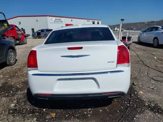 2016 Chrysler 300 Limited with VIN 2C3CCAAG2GH211782, listed as a IAAI auction lot 41718191 with 127,836 mi miles. Bid and sale history available at carsss.com. Image 16.