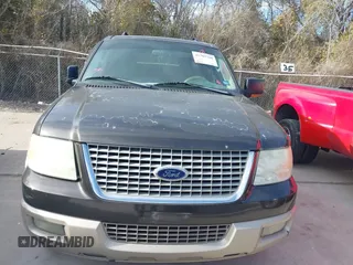 2006 Ford Expedition Eddie Bauer with VIN 1FMPU17526LA70354, listed as a IAAI auction lot 41702780 with 228,195 mi miles. Bid and sale history available at carsss.com. Image 6.