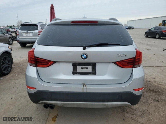 2015 BMW X1 sDrive28i with VIN WBAVM1C50FV315381, listed as a Copart auction lot 44782625 with 166,282 mi miles and Clean Title. Bid and sale history available at carsss.com. Image 6.