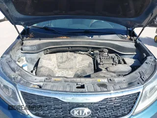 2014 Kia Sorento LX with VIN 5XYKT4A71EG462295, listed as a IAAI auction lot 41508742 with 144,234 mi miles and . Bid and sale history available at carsss.com. Image 10.