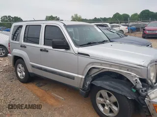 2012 Jeep Liberty Sport Latitude z VIN 1C4PJMAK6CW161974, wystawiony jako IAAI lot #42107863 z przebiegiem 157 912 mil mil oraz . Historia ofert i sprzedaży dostępna na DreamBid. Obrazek 13.