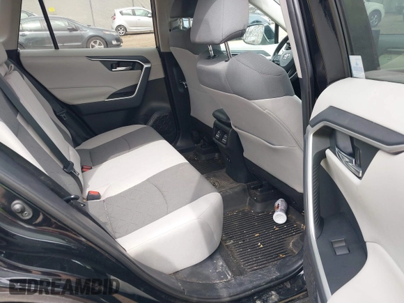 2020 Toyota RAV4 XLE with VIN 2T3P1RFV8LC061598, listed as a IAAI auction lot 41850442 with 40,175 mi miles and . Bid and sale history available at DreamBid. Image 8.