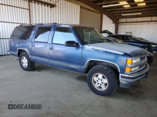 1995 Chevrolet Suburban z VIN 1GNFK16K9SJ333918, wystawiony jako Copart lot #46665205 z przebiegiem 208 395 mil mil oraz Czysty tytuł • Clean title. Historia ofert i sprzedaży dostępna na DreamBid. Obrazek 4.