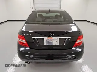2012 Mercedes-Benz C 250 Sport с VIN WDDGF4HB4CR212965, выставлен на аукционе Copart как лот 62350735 с пробегом 72 722 миль миль и Чистый • Clean title. История ставок и продаж доступна на DreamBid. Изображение 6.