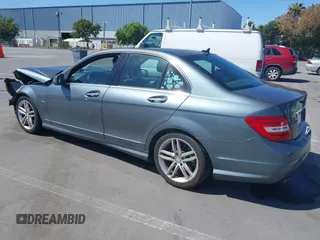 2012 Mercedes-Benz C 250 Sport с VIN WDDGF4HB2CA680837, выставлен на аукционе IAAI как лот 42385586 с пробегом 137 647 миль миль и . История ставок и продаж доступна на DreamBid. Изображение 3.