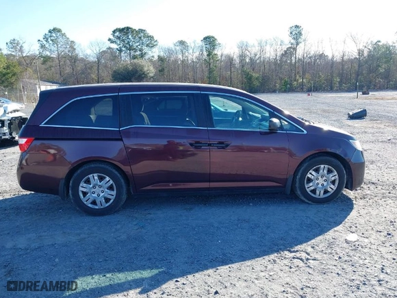 2013 Honda Odyssey LX with VIN 5FNRL5H21DB082331, listed as a IAAI auction lot 41756206 with 249,204 mi miles. Bid and sale history available at carsss.com. Image 13.
