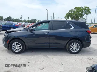 2022 Chevrolet Equinox LT z VIN 2GNAXUEVXN6145063, wystawiony jako IAAI lot #42062135 z przebiegiem 51 176 mil mil oraz . Historia ofert i sprzedaży dostępna na DreamBid. Obrazek 14.