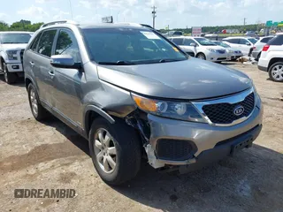 2013 Kia Sorento LX with VIN 5XYKTDA24DG349430, listed as a IAAI auction lot 42549811 with 204,664 mi miles and . Bid and sale history available at DreamBid. Image 1.