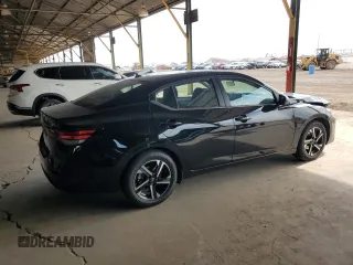 2024 Nissan Sentra SV z VIN 3N1AB8CV1RY270820, wystawiony jako Copart lot #57777345 z przebiegiem 23 980 mil mil oraz Szkoda całkowita • Salvage title. Historia ofert i sprzedaży dostępna na DreamBid. Obrazek 3.