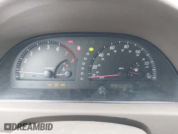 2004 Toyota Camry LE with VIN 4T1BF30K74U073676, listed as a IAAI auction lot 41668460 with 249,847 mi miles. Bid and sale history available at carsss.com. Image 7.