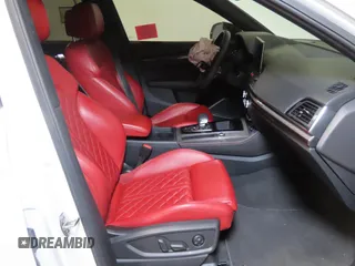 2023 Audi SQ5 Sportback Premium Plus z VIN WA124AFY1P2038636, wystawiony jako Copart lot #53910115 z przebiegiem 27 258 mil mil oraz Szkody całkowita. Historia ofert i sprzedaży dostępna na DreamBid. Obrazek 5.