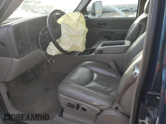 2005 Chevrolet Suburban Z71 with VIN 3GNFK16ZX5G275563, listed as a Copart auction lot 85082084 with 217,164 mi miles and Salvage Title. Bid and sale history available at carsss.com. Image 7.