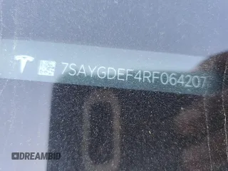 2024 Tesla Model Y Performance z VIN 7SAYGDEF4RF064207, wystawiony jako Copart lot #49477615 z przebiegiem Nie podano mil oraz Czysty tytuł • Clean title. Historia ofert i sprzedaży dostępna na DreamBid. Obrazek 12.