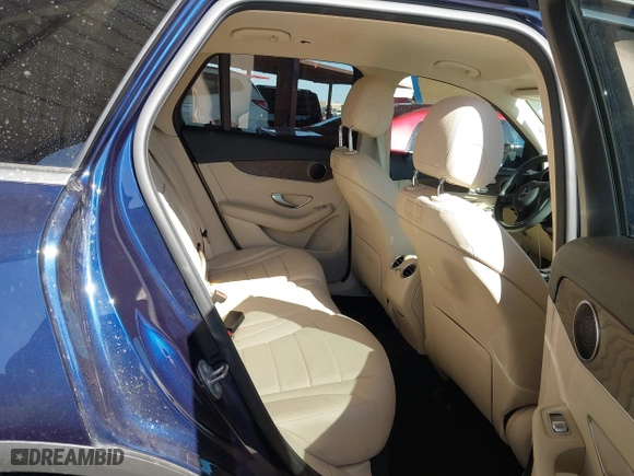 2019 Mercedes-Benz GLC with VIN WDC0G4KB8KV124731, listed as a IAAI auction lot 41651587 with 44,068 mi miles. Bid and sale history available at carsss.com. Image 8.